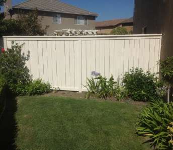 Fence Painting - Refreshing Your Home’s Exterior!